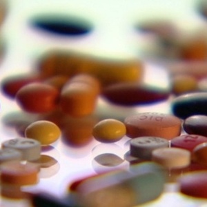 Anti-inflamatórios são amplamente usados no tratamento da artrite - BBC