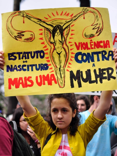 Mulheres protestam pela legalização do aborto, em São Paulo - Cris Faga/Fox Press Photo/Estadão Conteúdo