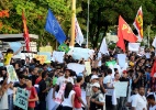 Jovem atingido por tiro no rosto durante protesto em Maceió continua internado - Beto Macário/UOL