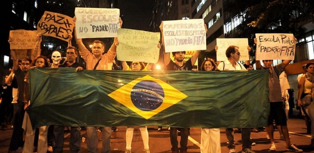 Protesto no Rio reuniu cerca de 100 mil pessoas na segunda-feira (17) - Fabio Teixeira/UOL