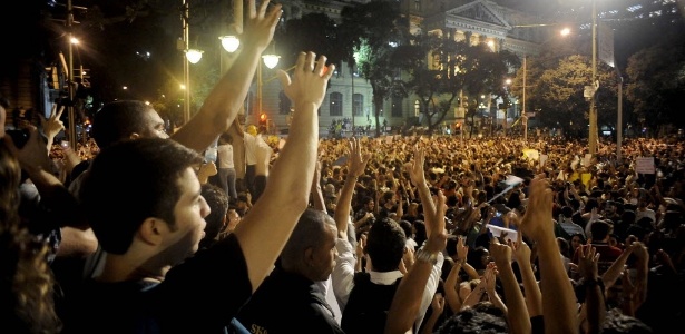 O protesto no Rio reuniu cerca de 100 mil pessoas na segunda-feira (17) - Fabio Teixeira/UOL