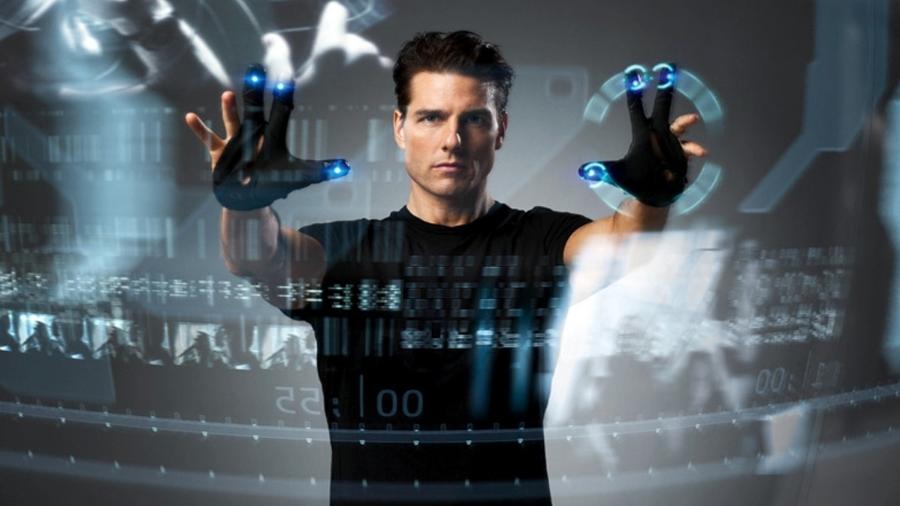 Tom Cruise em cena do filme "Minority Report"; na obra, sistema se antecipa a crimes - Divulgação