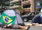 Grupo acampa e cobra criação de CPI do Maracanã em frente à casa de governador do RJ - Alessandro Buzas/Futura Press