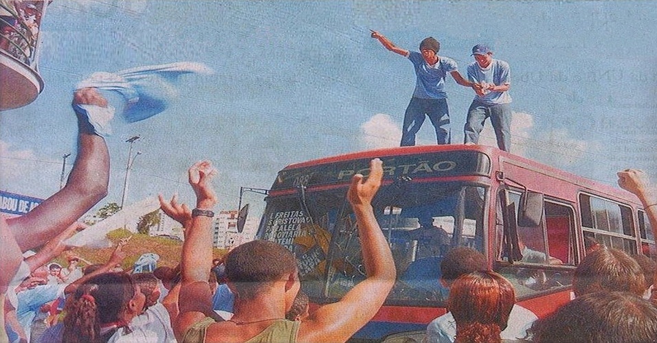 Revolta do buzu - 2003 - Reprodução/Facebook - 10 anos de Revolta do Buzu Salvador