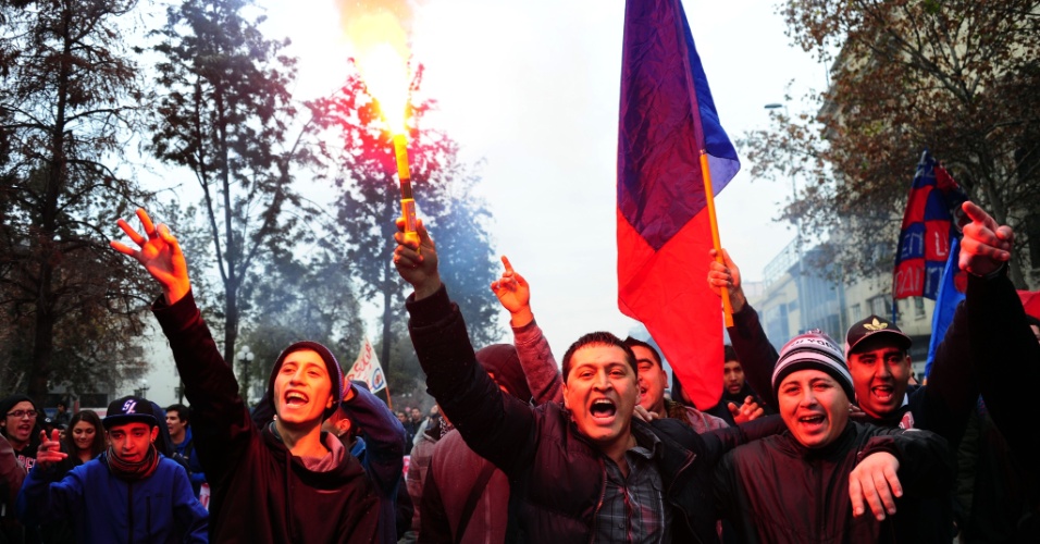 26.jun.2013 - Estudantes chilenos protestam e pedem melhorias no sistema público de ensino