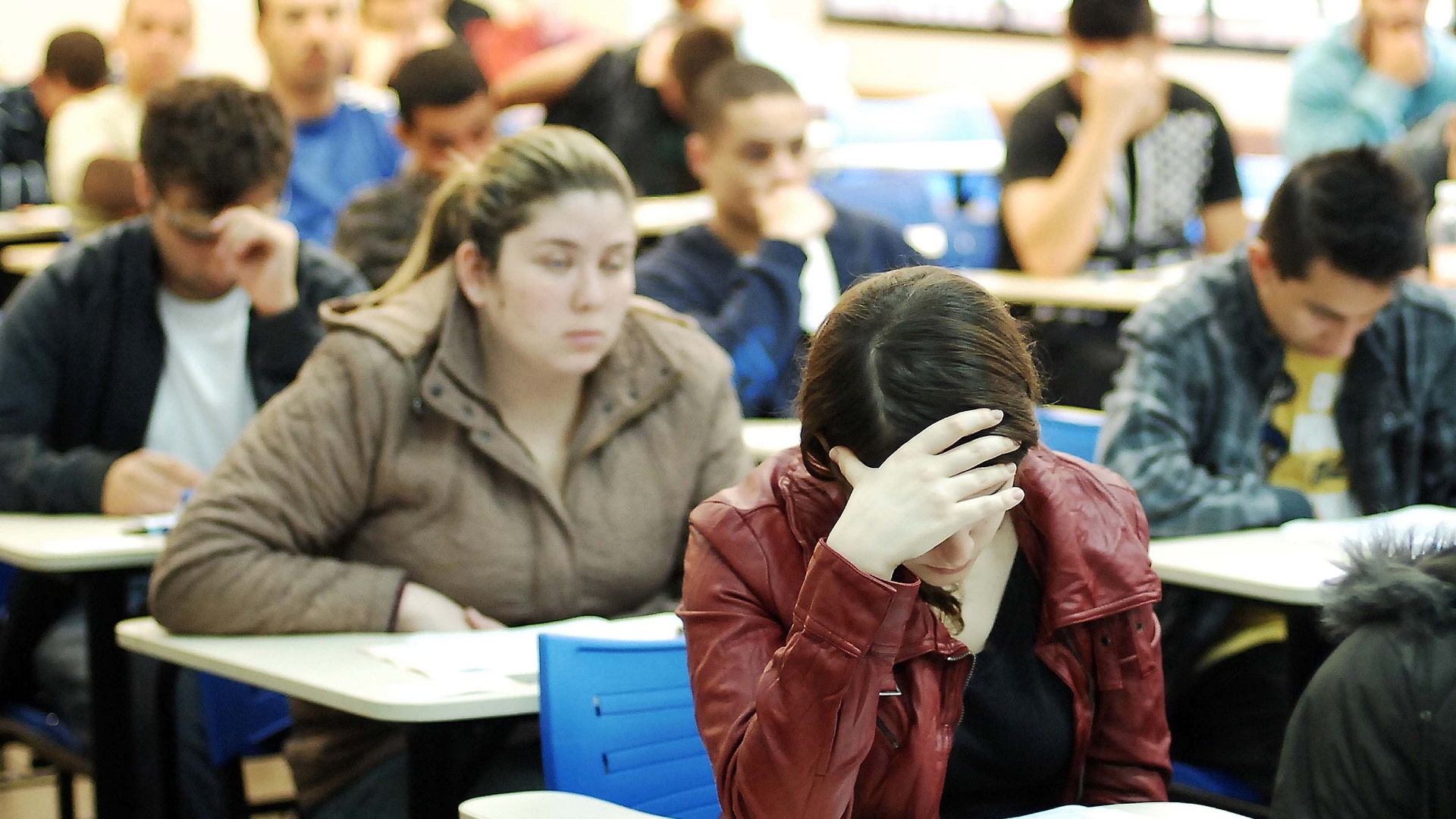 Candidatos fazem vestibular 2013 de inverno das Fatecs - Reinaldo Canato/UOL