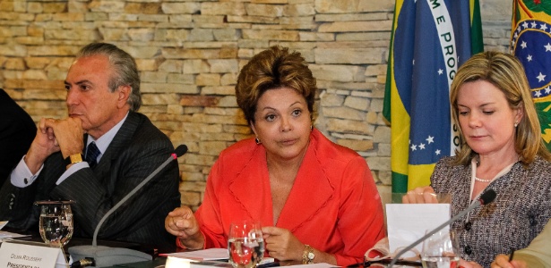 Presidente Dilma Rousseff se reúne com ministros na Granja do Torto, em Brasília - Roberto Stuckert Filho/PR