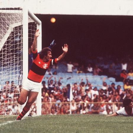 A imagem de Zico fazendo gol no Maracanã é eterna na história do Flamengo