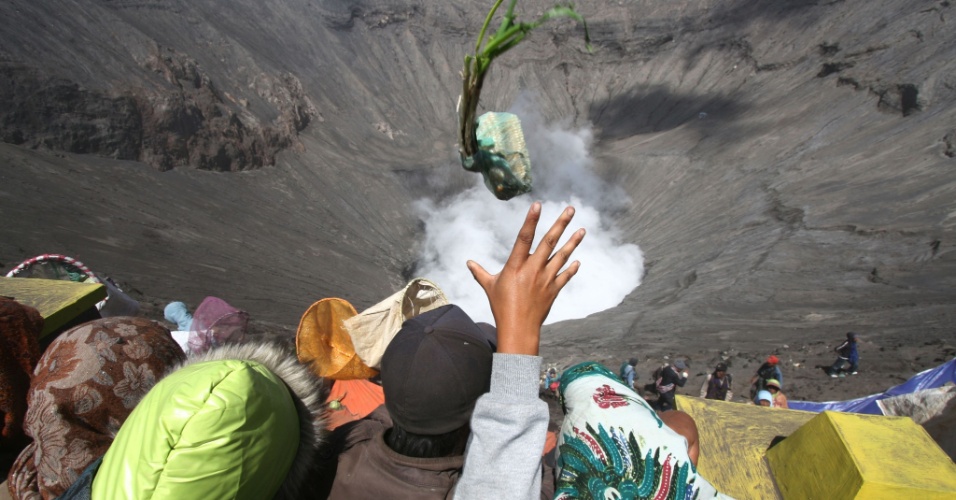 Resultado de imagem para tribo Tengger