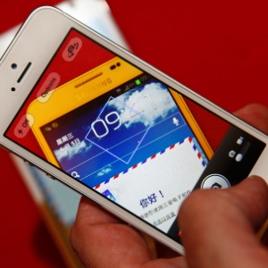 iPhone registra foto de aparelho da Samsung; empresas trocam acusações  - Barry Huang/Reuters