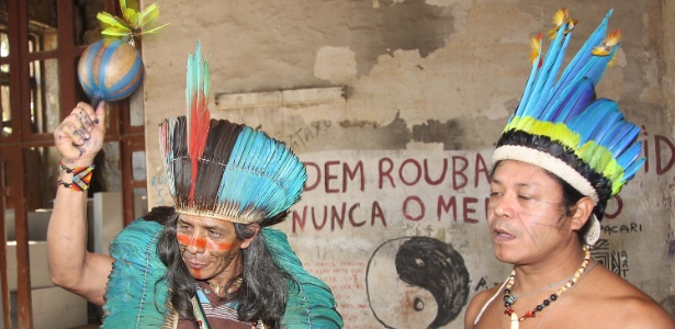 Na segunda-feira (5), indígenas do movimento "Aldeia Maracanã" e jovens manifestantes reocuparam o antigo prédio do Museu do Índio - Celso Barbosa/Futura Press