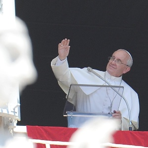 O papa Francisco realiza, neste domingo (11), no Vaticano, a tradicional oração do Ângelus - Maurizio Brambatti/EFE