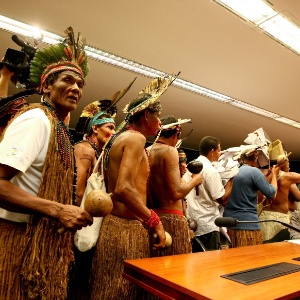 Índios protestam no Palácio do Planalto, em Brasília: tribos se unem nas reivindicações