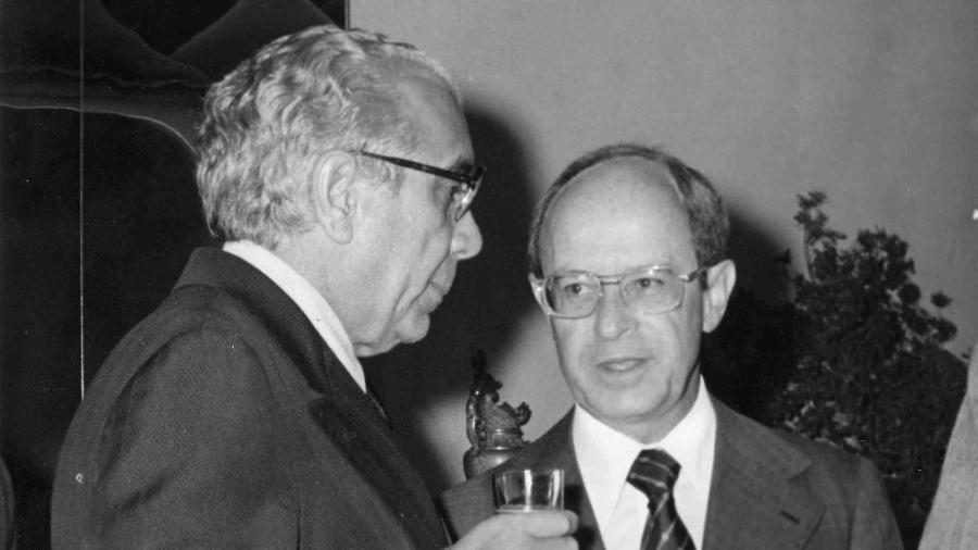 1979: Aloysio de Andrade Faria (à dir.), banqueiro e empresário, com o também empresário José Ermírio de Moraes - Folhapress