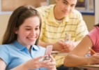 Estudo culpa excesso de tecnologia por má qualidade de flerte de garotos - Thinkstock