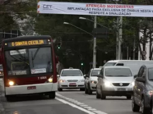 Sem multa ou culpa: quando é possível dirigir o carro no corredor de ônibus