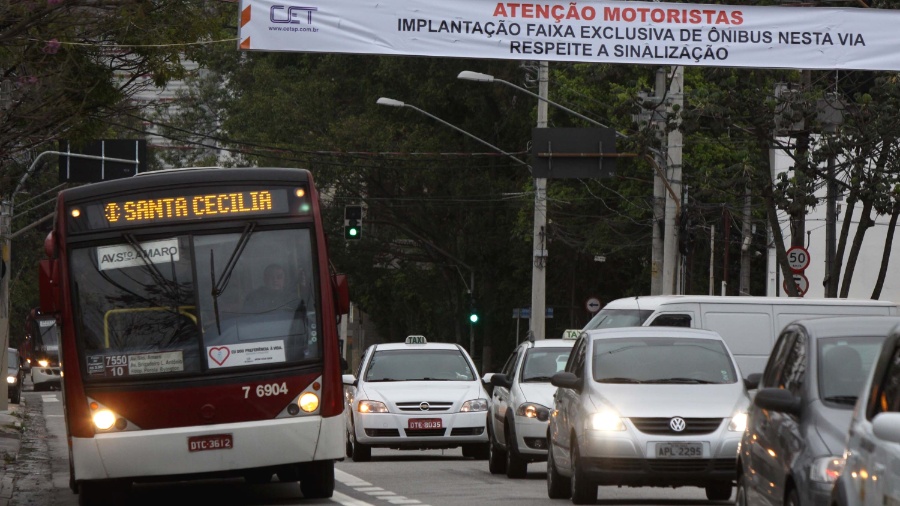 É possível usar corredores e faixas de ônibus na capital paulista e em outras cidades, mas é preciso seguir algumas regras