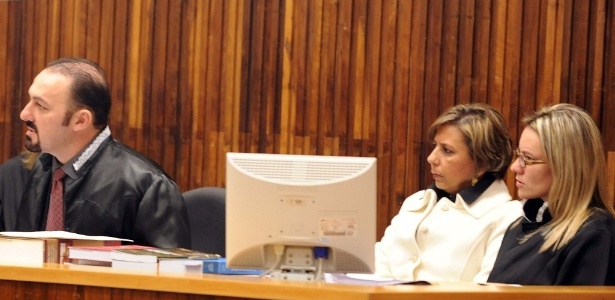 Beatriz Cordeiro Abagge (ao centro), condenada por matar o menino Evandro, durante julgamento de 2011 - Carlos Kaspchak