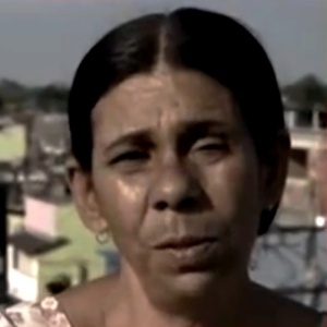 "A gente quer esquecer, mas não consegue", afirmou Maria dos Anjos Pereira Ferreira, viúva de uma das 21 vítimas da chacina de Vigário Geral - Reprodução/Documentário "Lembrar para não esquecer"
