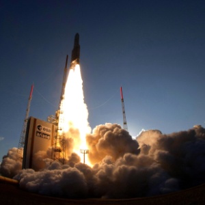 Foguete Ariane 5 decola da plataforma de lançamento - JM Gullon/ESA-Cnes-Arianespace/Efe