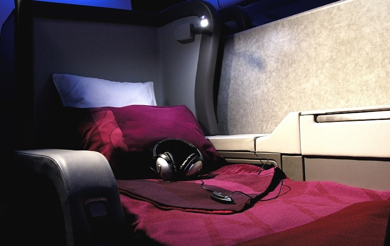 Aspecto da primeira classe da Qatar Airways - Divulgação