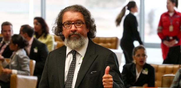 O advogado Antonio Carlos de Almeida Castro, o Kakay, durante julgamento do mensalão em 2013 - Pedro Ladeira - 5.set.2013/Folhapress