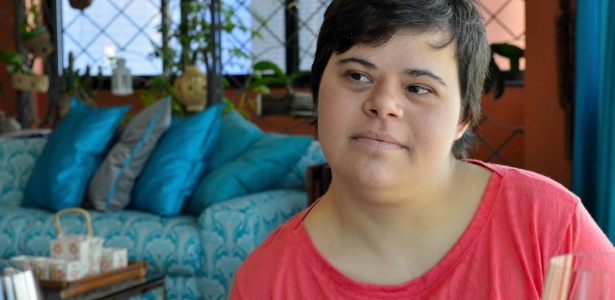 Débora de Araújo Seabra de Moura, 32, primeira professora com síndrome de Down - Arquivo Pessoal