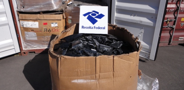 Fiscais da Receita Federal e do Ibama apreenderam lixo tóxico no porto de Navegantes (SC) - Divulgação