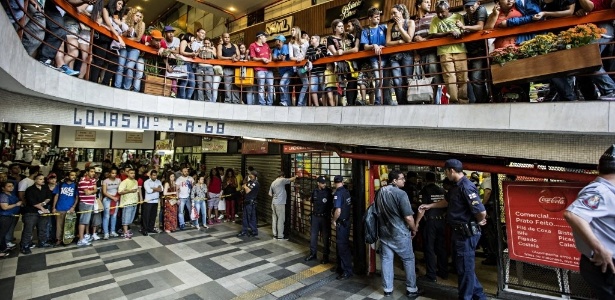 Uma mulher foi assassinada na tarde desta quarta-feira no bar Kourda, que fica dentro da Galeria do Rock, no centro de São Paulo