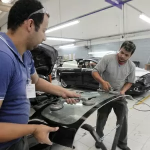 Aumento da violência gera demanda por blindagem veicular  SINCOPEÇAS -  SINDICATO DO COMÉRCIO VAREJISTA DE PEÇAS E ACESSÓRIOS PARA VEÍCULOS NO  ESTADO DE SÃO PAULO