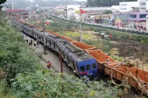 Dez dos 16 feridos em acidente de trem em SP ainda estão internados -  18/09/2013 - UOL Notícias