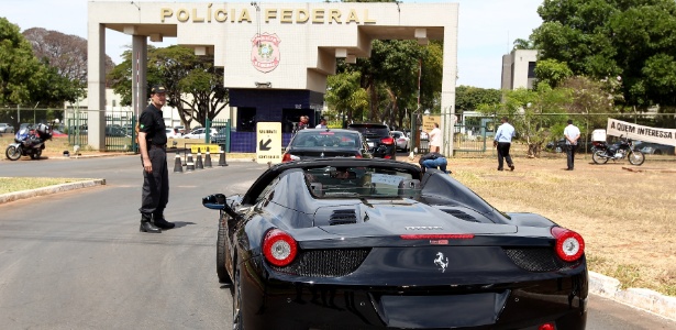 Ferrari apreendida durante a Operação Miqueias, da Polícia Federal, em Brasília - Pedro Ladeira/Folhapress