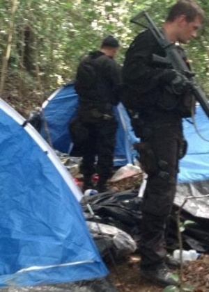 Policiais do Bope descobriram um acampamento de traficantes durante uma operação na manhã desta sexta-feira (20) no morro da Covanca - Divulgação/BOPE