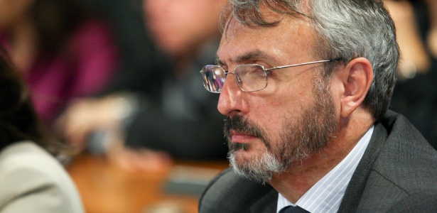 08.ago.2012 - Mario Girasole, da TIM, participa de audiência pública no Senado - Alan Marques/Folhapress