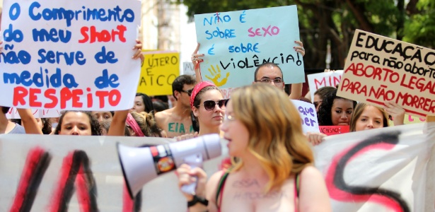 28.set.2013 - Mulheres participam de Marcha das Vadias em Ribeirão Preto (SP) - Luis Cleber/Estadão Conteúdo