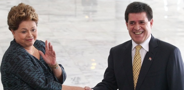 Presidente do Brasil, Dilma Rousseff, recebe em visita oficial do chefe de estado do Paraguai, Horacio Cartes, no Palácio do Planalto - Pedro Ladeira/Folhapress