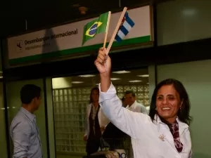 Cubanos ocupam hoje só 10% das vagas do Mais Médicos, programa alvo dos EUA
