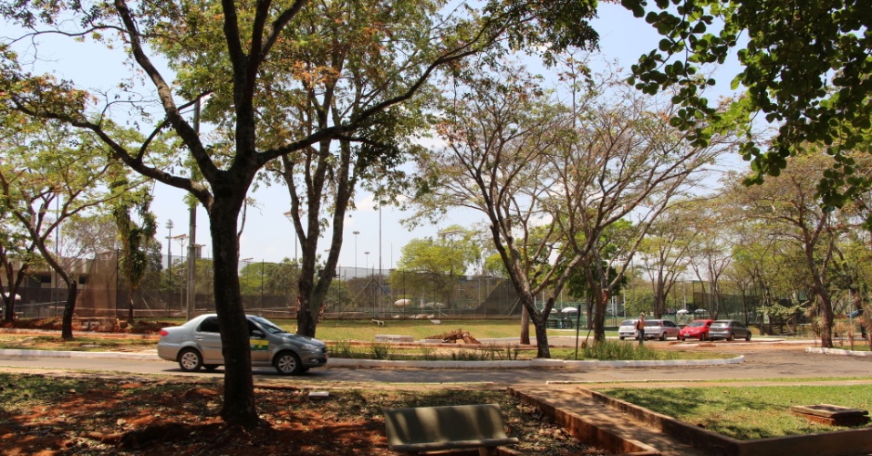 Clubes de funcionários públicos em Brasília têm piscina, toboágua