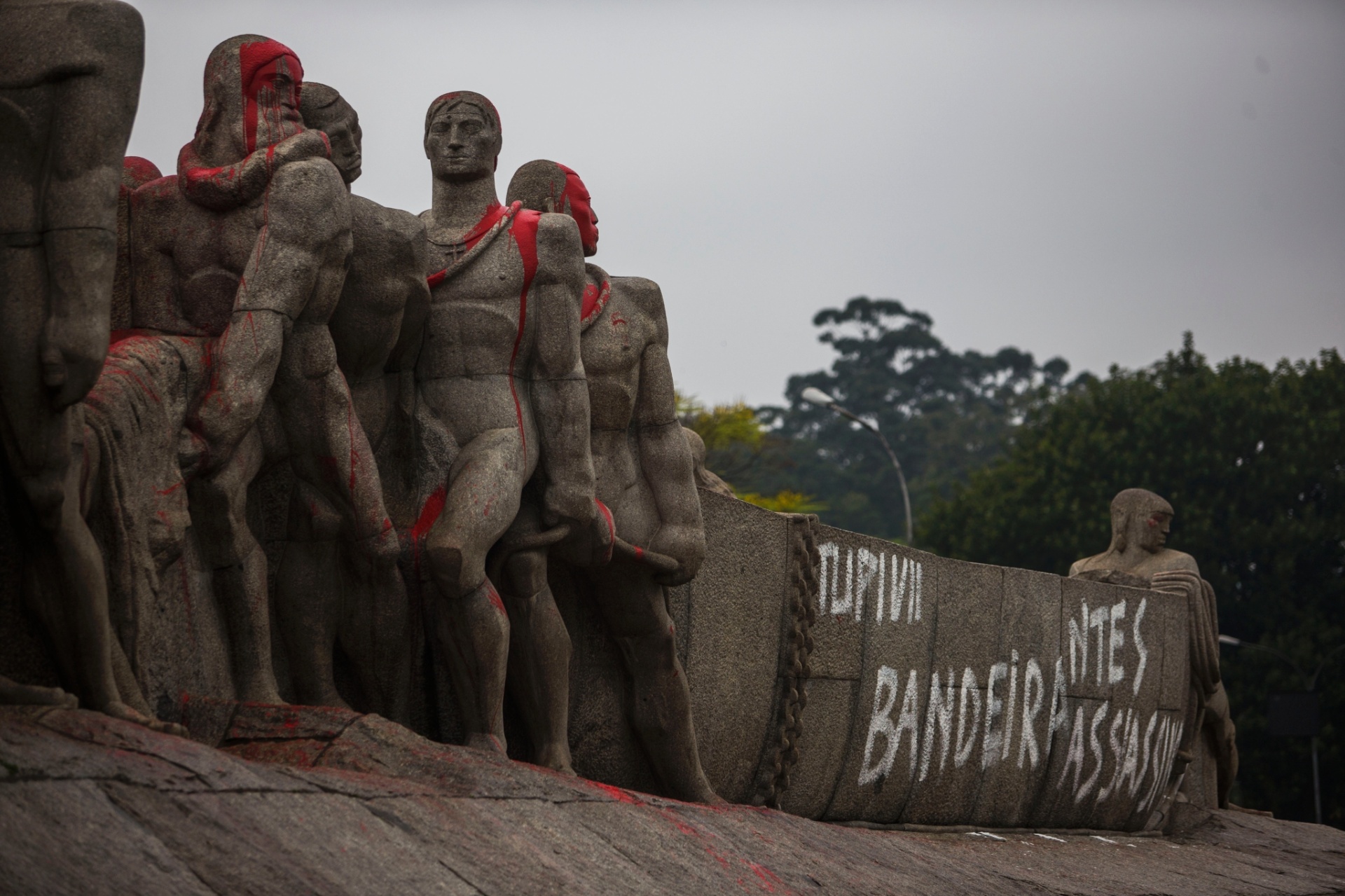 Monumento As Bandeiras Quantas Pessoas Estão Representadas