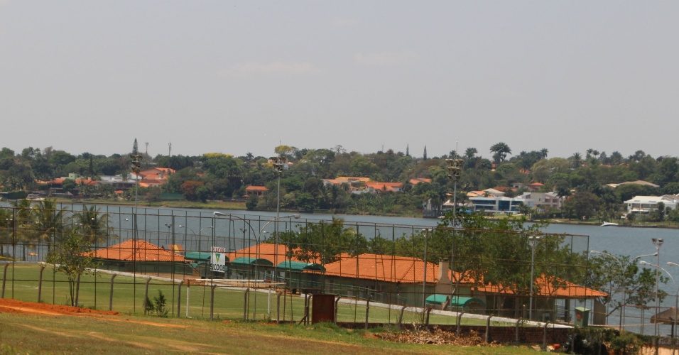 Clubes de funcionários públicos em Brasília têm piscina, toboágua