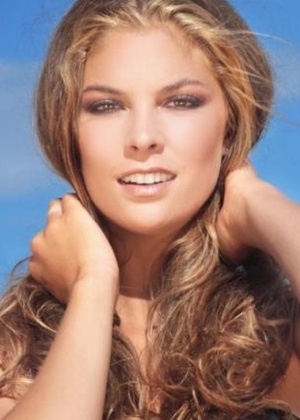 Por falta de apoio, a uruguaia Micaela Orsi desistiu de participar do Miss Universo 2013, que acontece em Moscou - Divulgação