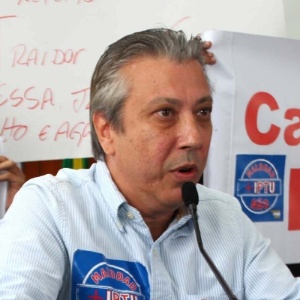 11.out.2013 - O vereador de São Paulo Mário Covas Neto (PSDB) discursa durante ato - Renato S. Cerqueira/Estadão Conteúdo