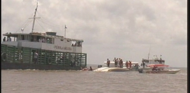 Embarcação que naufragou participava de procissão religiosa pelo Círio de Nazaré - Reprodução/SBT