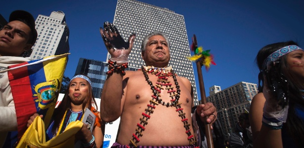 Manifestantes indígenas protestam no Equador contra a Chevron Corp. - Carlo Allegri/Reuters