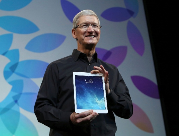 Tim Cook, diretor-executivo da Apple, durante apresentação dos novos iPad Air (foto) e iPad mini  - Robert Galbraith/Reuters