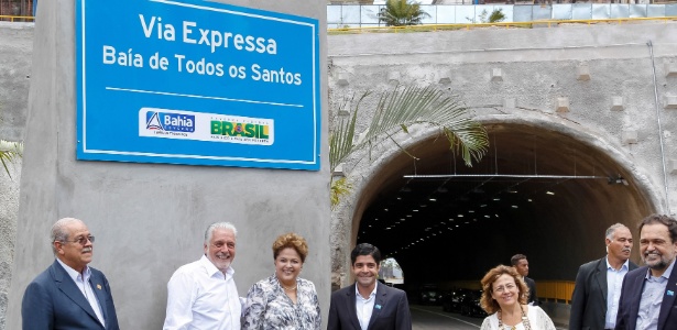 Entre ACM Neto (à dir) e Jaques Wagner, Dilma inauguração da Via Expressa Baía de Todos os Santos - Roberto Stuckert Filho/PR