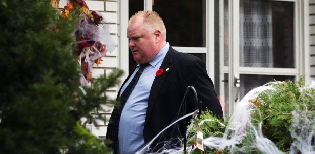 Prefeito da cidade canadense de Toronto, Rob Ford, deixa sua casa  - Mark Blinch/Reuters