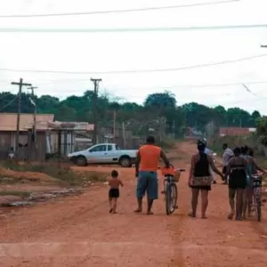 Telefone fixo está presente em apenas um terço dos lares no Brasil