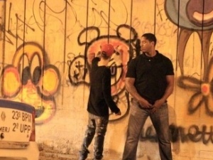 Justin Bieber picha muros e arruma outra confusão no  RJ - Delson Silva dos Santos/CGN - Delson Silva dos Santos/CGN