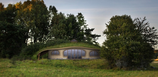 Imagem de computador mostra modelo de casa que será construída na vila dos hobbits - AFP